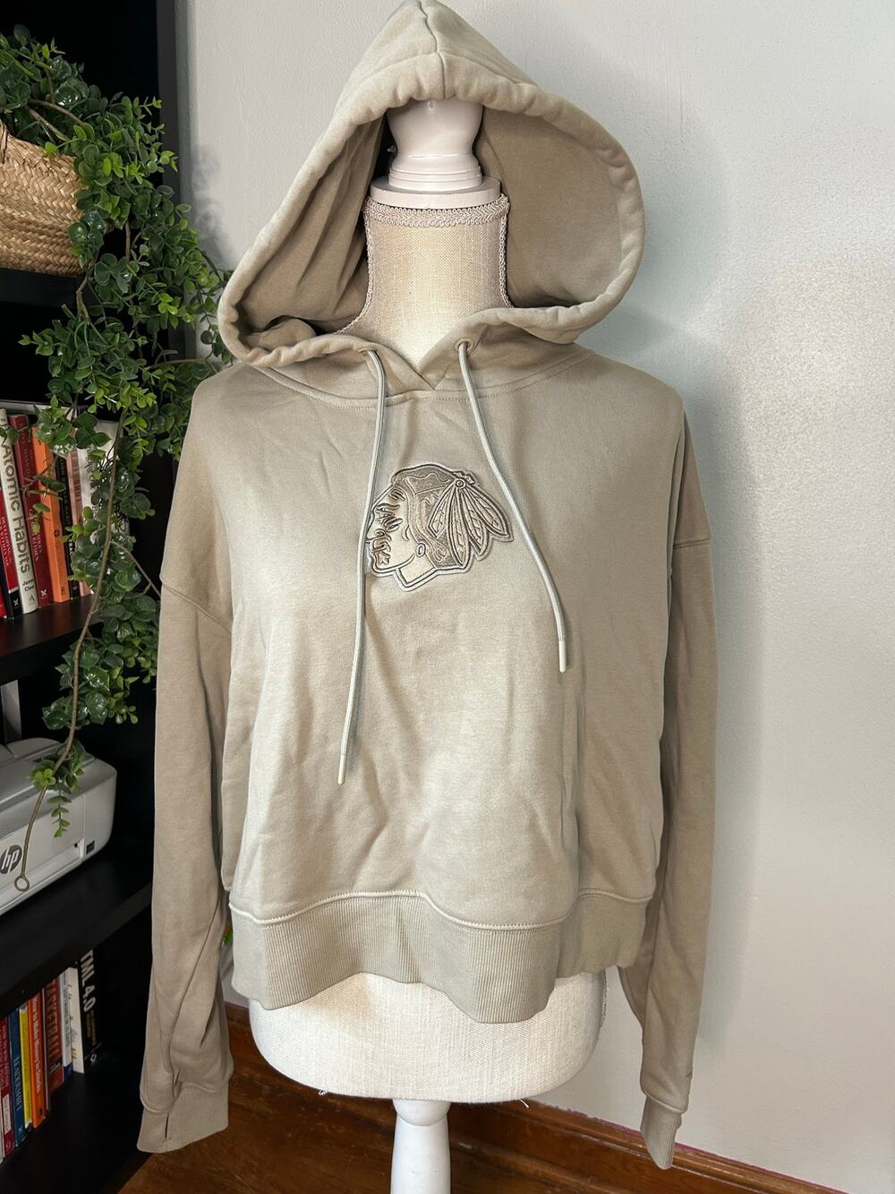 Pro Standard Chicago Blackhawks Cropped Hoodie Taupe GUC